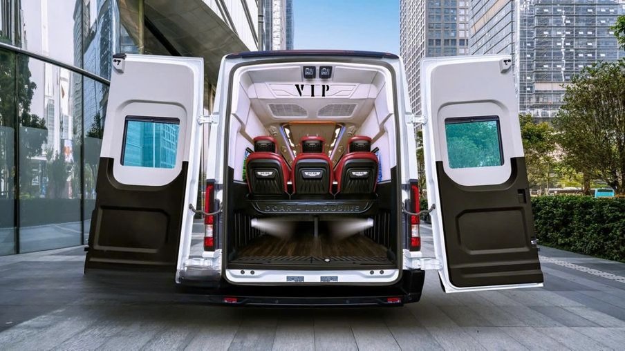 Xe Vĩnh Quang Mặt sau xe Limousine 11 chỗ