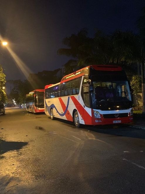 Xe Tân Phước Tài Mặt trước xe Bên hông xe Giường nằm 41 chỗ