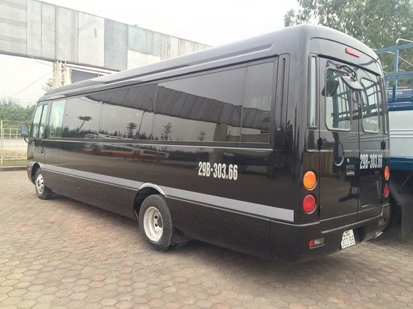 Xe Nhật Nam Limousine Mặt sau xe Limousine 19 chỗ