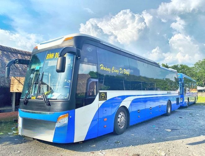Xe TNT Bên hông xe Limousine 34 phòng
