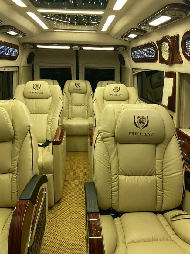 Xe Dũng Car Ghế ngồi Tiện ích Limousine 9 chỗ