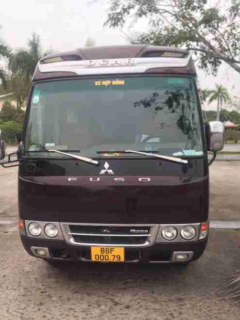 Xe Daily Limousine Mặt trước xe Limousine 18 Chỗ