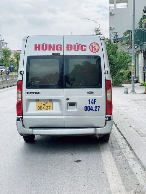 Xe Hùng Đức (Quảng Ninh) Mặt sau xe Ghế ngồi 16 chỗ