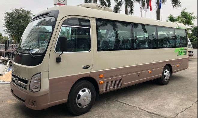 Xe Taxi Nội Bài Bên hông xe Ghế ngồi 29 chỗ