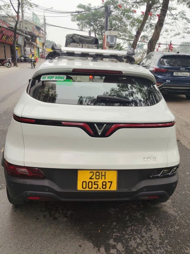 Xe Cương Linh (Mộc Châu) Mặt sau xe Vinfast VF5