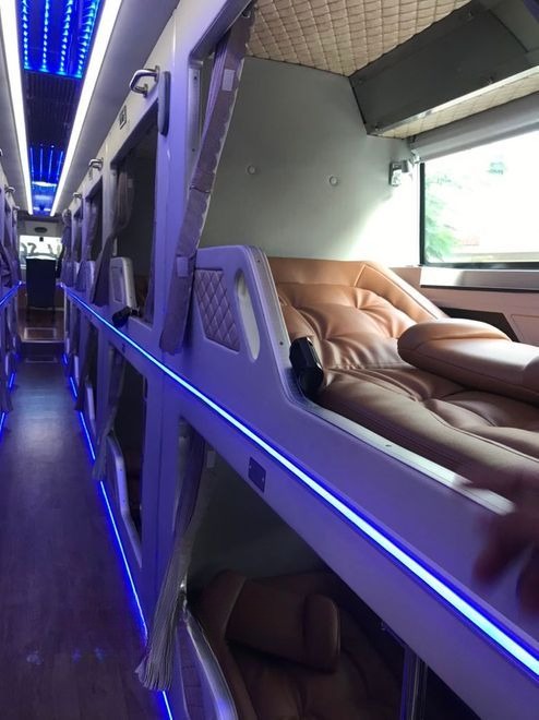 Xe Hải Sơn Tiện ích Nội thất Giường nằm Limousine giường phòng 20 chỗ 