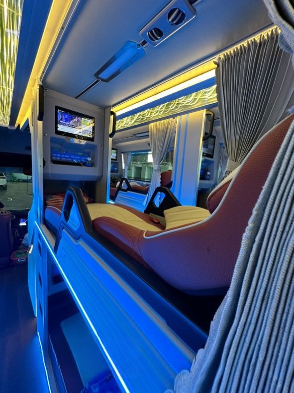 Xe Gia Huệ Giường nằm Nội thất Tiện ích Limousine 34 Phòng