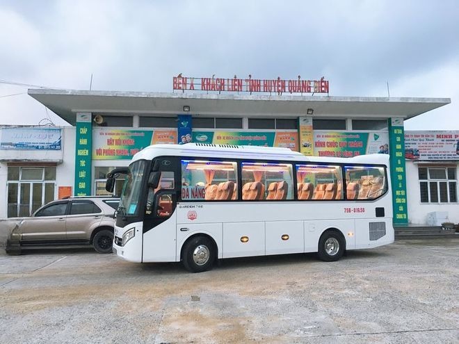 Xe Dũng Nhật Bên hông xe Ghế ngồi 29 chỗ