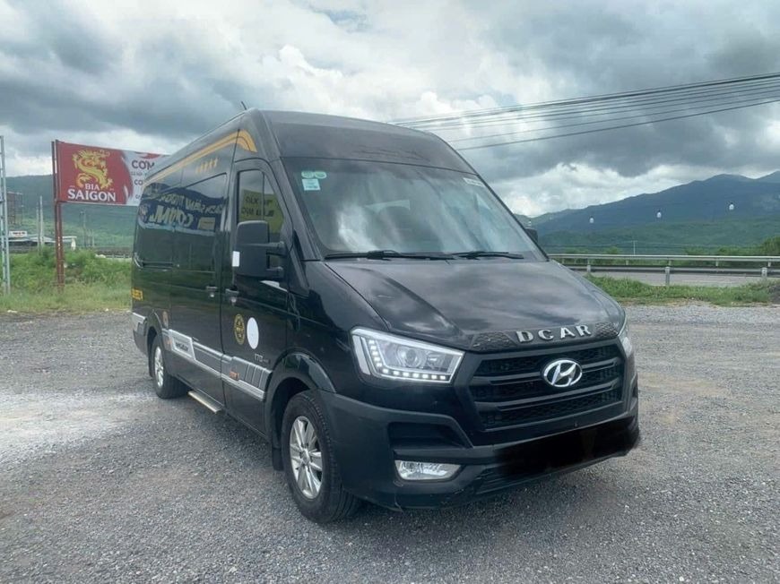 Xe Trùng Khánh Limousine Mặt trước xe 