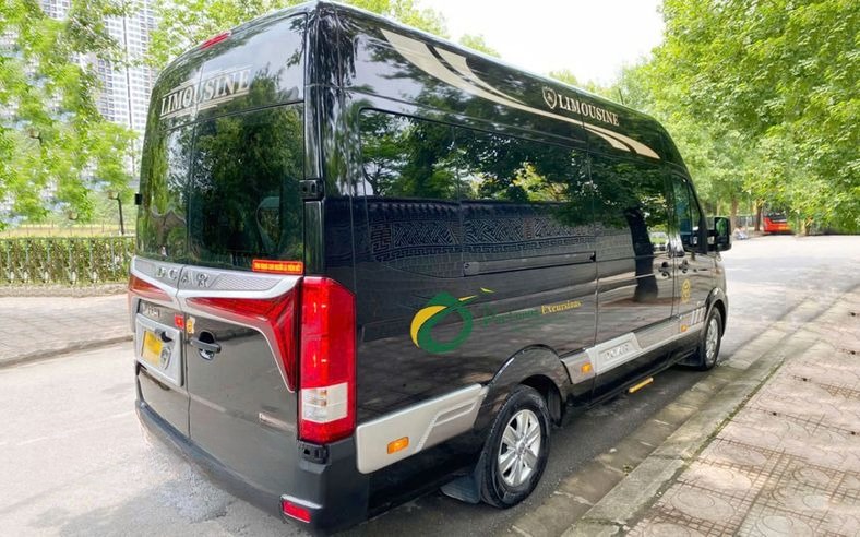 Xe Pu Luong Excursions  Mặt sau xe Limousine 9 chỗ