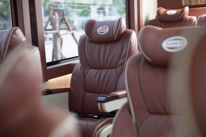 Xe Cát Bà Express Ghế ngồi Limousine 16 chỗ VIP