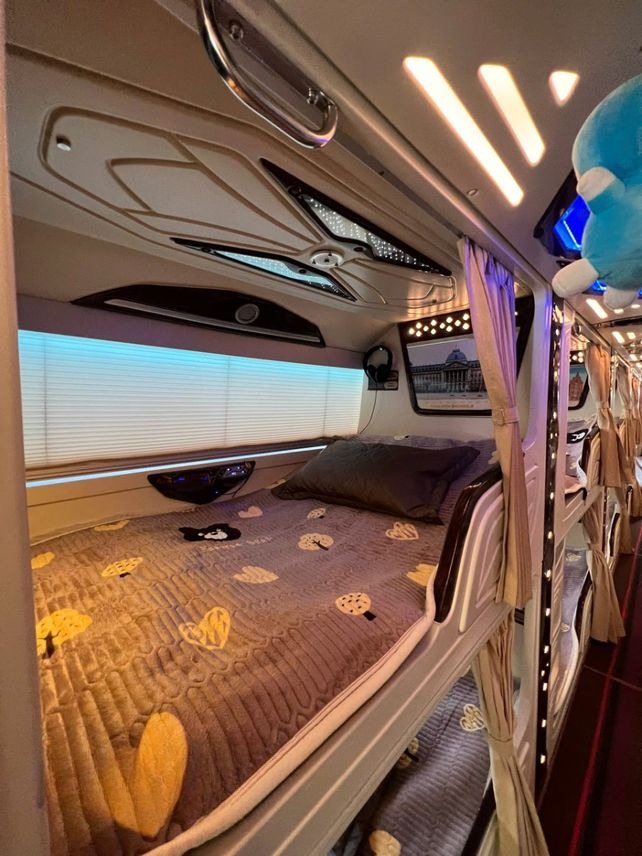 Xe Minh Châu Limousine undefined