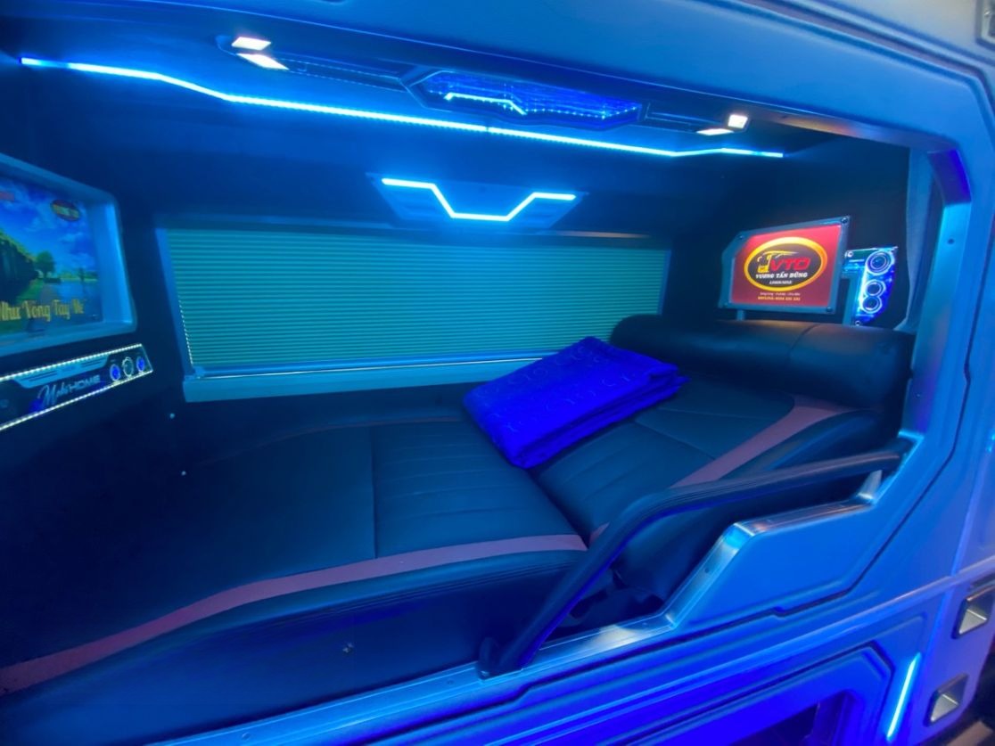 Xe Vương Tấn Dũng Giường nằm Nội thất Tiện ích Limousine 24 Phòng