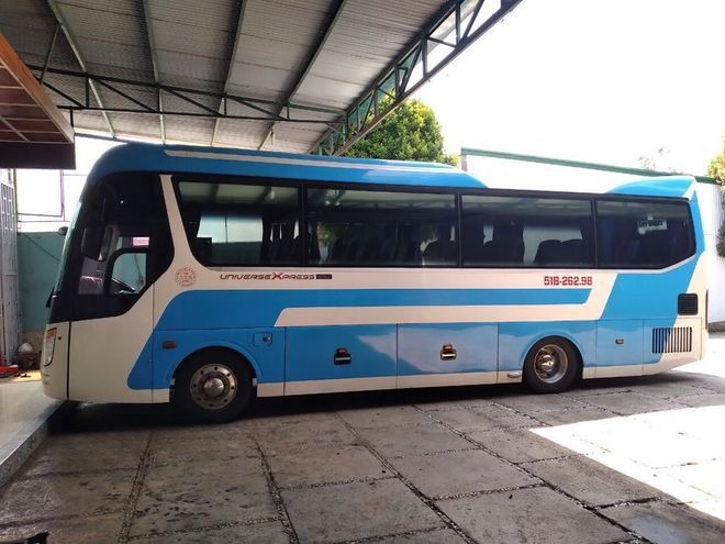 Xe Thịnh Thái Limousine Bên hông xe Mặt trước xe Ghế ngồi 28 chỗ