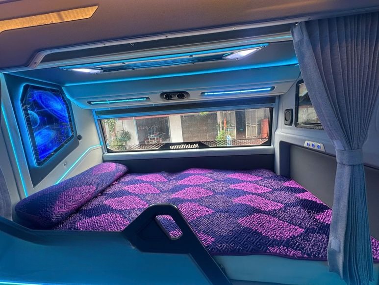 Xe Liêm Thùy Tiện ích Limousine giường phòng 24 chỗ