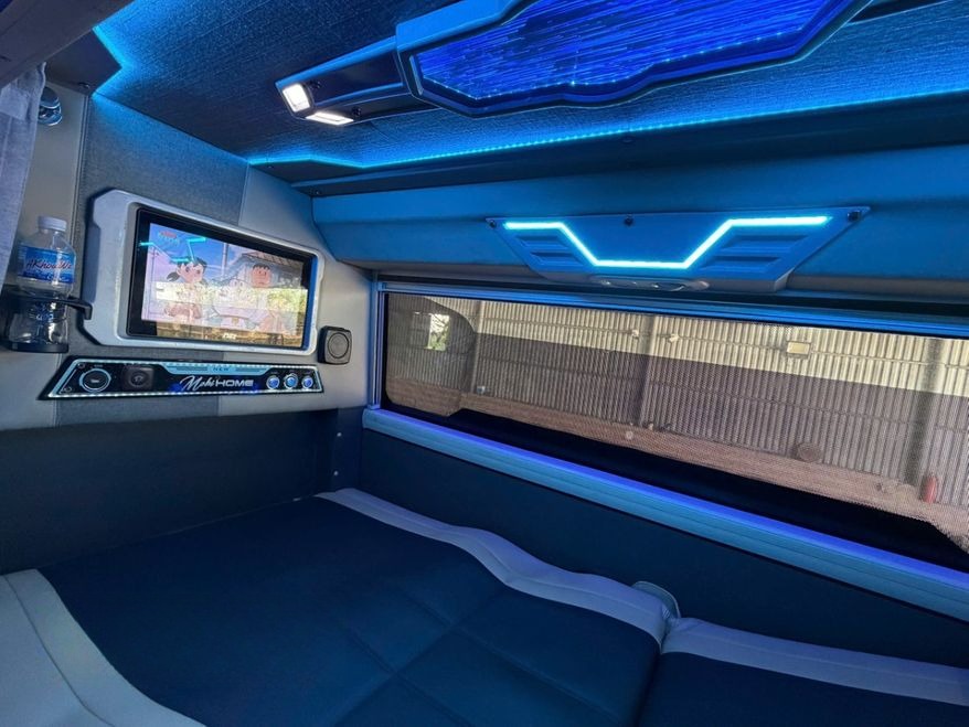 Xe Lovabus Giường nằm Tiện ích Nội thất Limousine 22 phòng