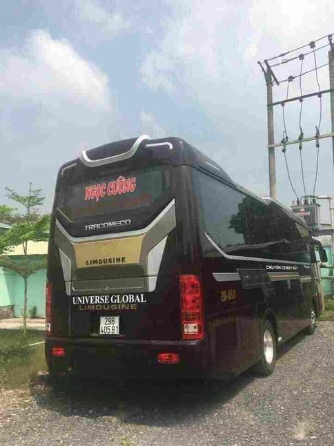 Xe Ngọc Cường Mặt sau xe Limousine 16 chỗ VIP