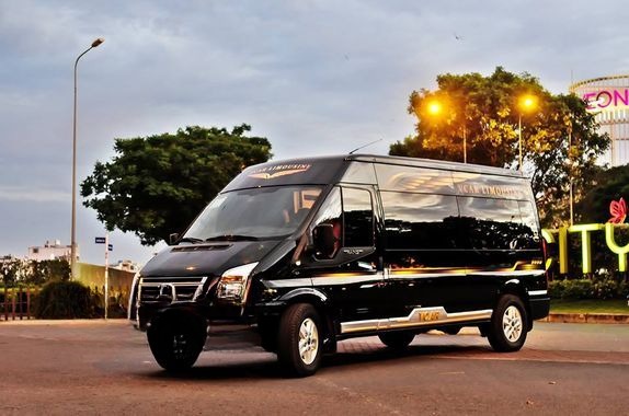Limousine 9 chỗ VIP Phương Nguyên Limousine