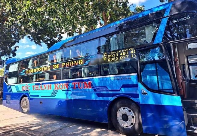 Xe Đức Thành (Kon Tum) Bên hông xe Limousine 34 Phòng