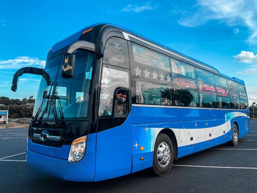 Xe Tuấn Thùy Bên hông xe Giường nằm 40 chỗ