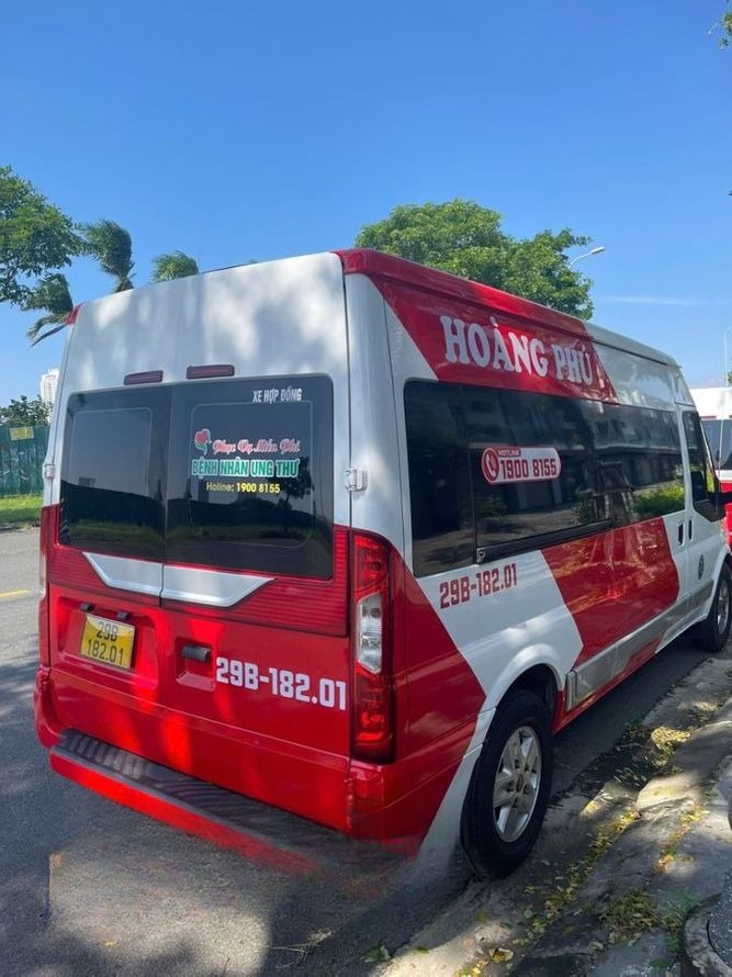 Xe Hoàng Phú Limousine (Đà Nẵng) Mặt sau xe 