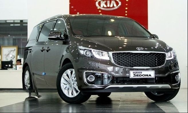 Xe Taxi Hoa Mai Mặt trước xe Kia Grand Sedona