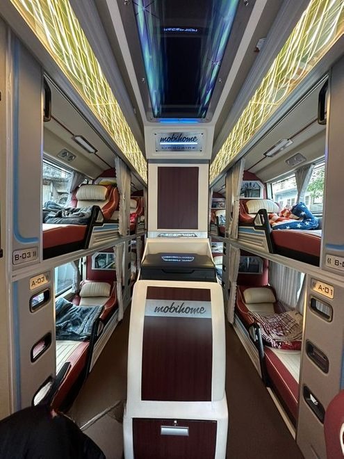 Xe Quang Nghị Tiện ích Limousine giường nằm 34 chỗ