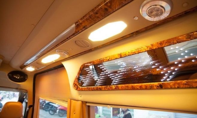 Xe LaHa Limousine Tiện ích Limousine 9 chỗ