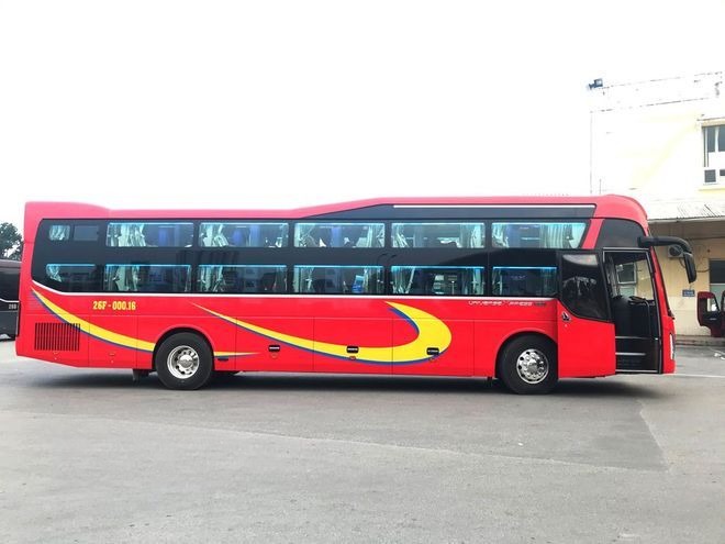 Xe Liên Thanh (Mộc Châu) Bên hông xe Limousine giường nằm 34 chỗ