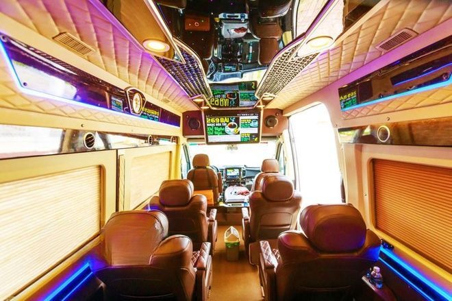 Xe Lovabus Tiện ích Ghế ngồi Nội thất Limousine 9 chỗ