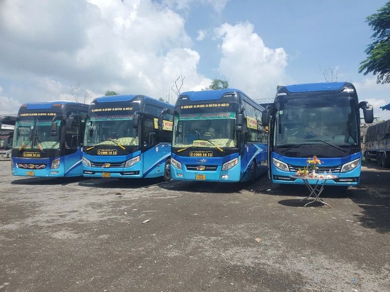Xe Mười Phương - Quảng Ngãi Mặt trước xe Limousine 38 phòng