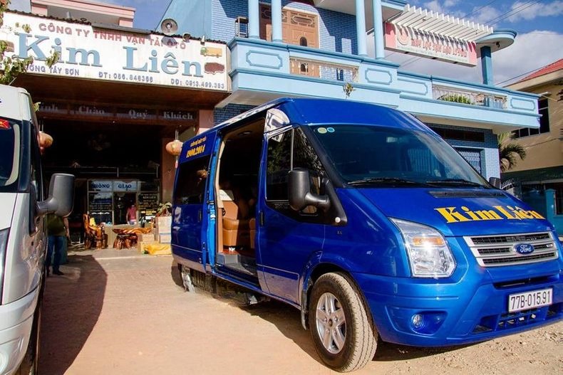Xe Kim Liên (Đà Nẵng) Mặt trước xe Bên hông xe Ghế ngồi 10 chỗ