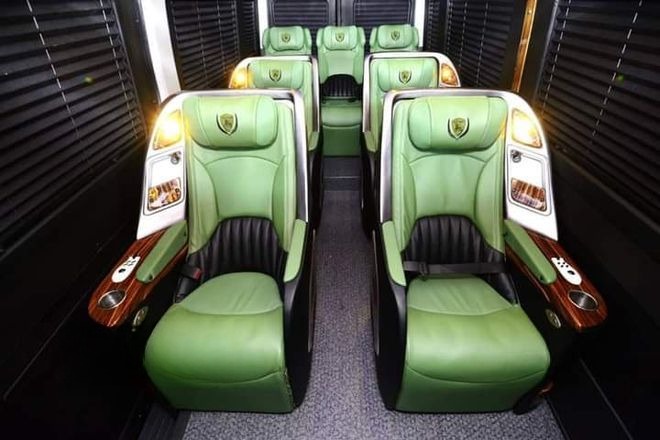Xe Hoàng Anh Limousine Ghế ngồi Limousine 9 chỗ VIP (massage)