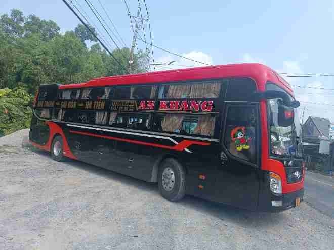 Xe An Khang (Nha Trang) Mặt trước xe Bên hông xe Giường nằm 38 chỗ
