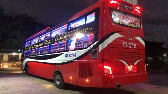 Xe Lovabus Mặt sau xe Bên hông xe Giường nằm 40 chỗ