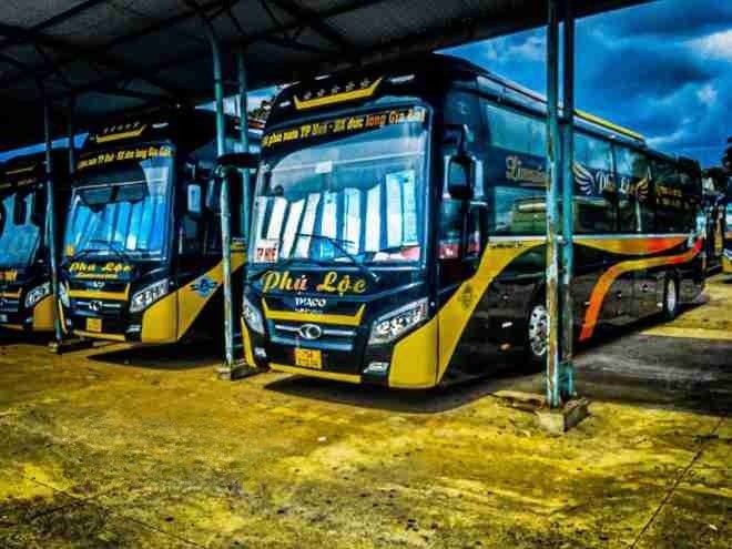 Xe Phú Lộc (Huế) Mặt trước xe Limousine giường phòng 34 chỗ 