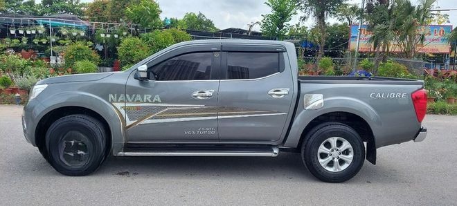 Xe Xe Xứ Thanh Bên hông xe Xe 4 chỗ