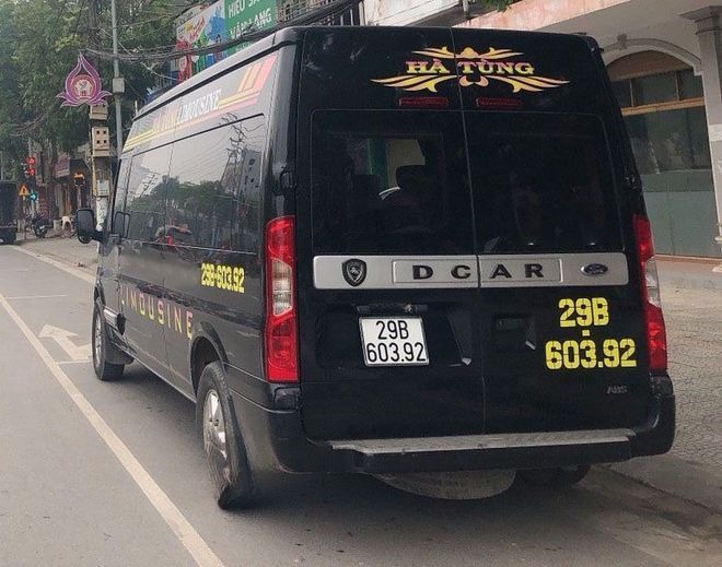 Xe VIP Hà Tùng Mặt sau xe Limousine 9 chỗ
