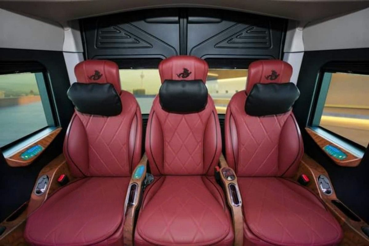 Xe Thái Sơn Ghế ngồi Limousine 12 chỗ Massage