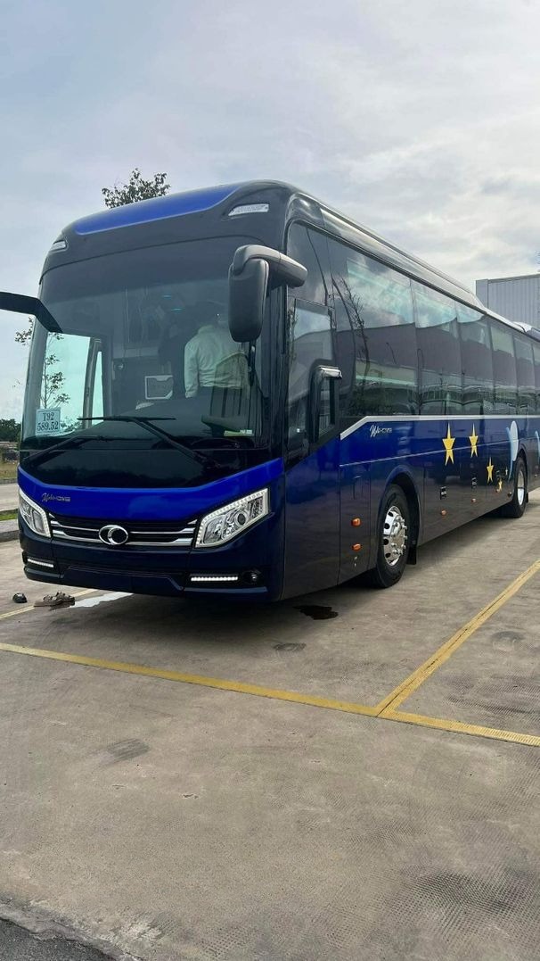 Xe Phương Oanh Bên hông xe Limousine giường nằm 24 chỗ