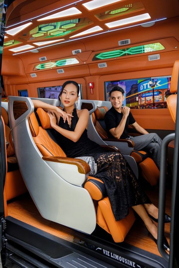 Xe Vie Limousine Ghế ngồi Limousine 9 chỗ