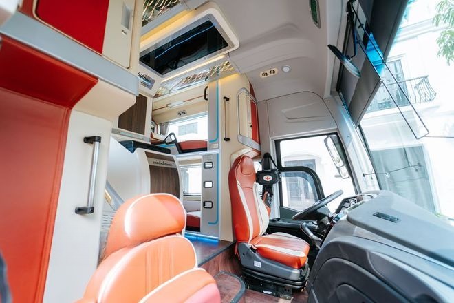 Xe Hưng Thịnh (Hà Giang) Tiện ích Limousine cabin vũ trụ 34 phòng đơn