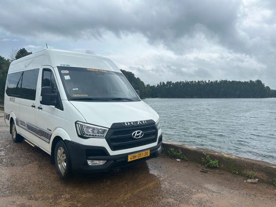 Xe Thịnh Thái Limousine Mặt trước xe Limousine 11 chỗ