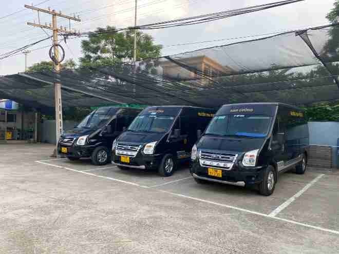 Xe Nam Cường Limousine Mặt trước xe Limousine 9 chỗ