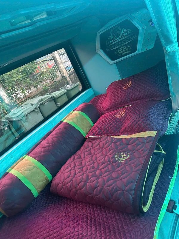 Xe Quang Dũng Giường nằm Nội thất Limousine 22 phòng (WC)