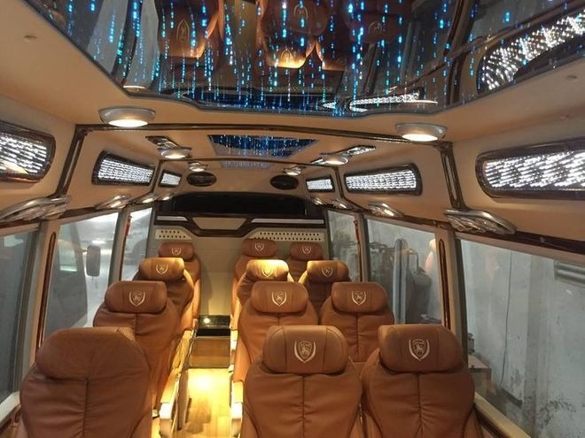 Xe Golden Limousine Ghế ngồi Limousine 11 chỗ 