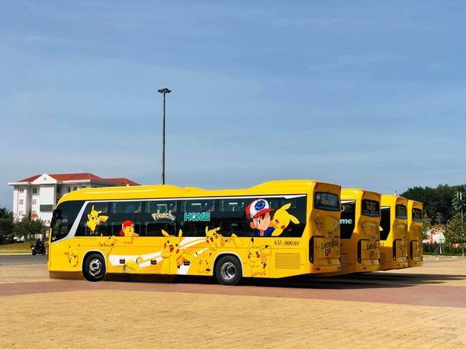 Xe Lovabus Bên hông xe Limousine giường nằm 34 chỗ PIKACHU