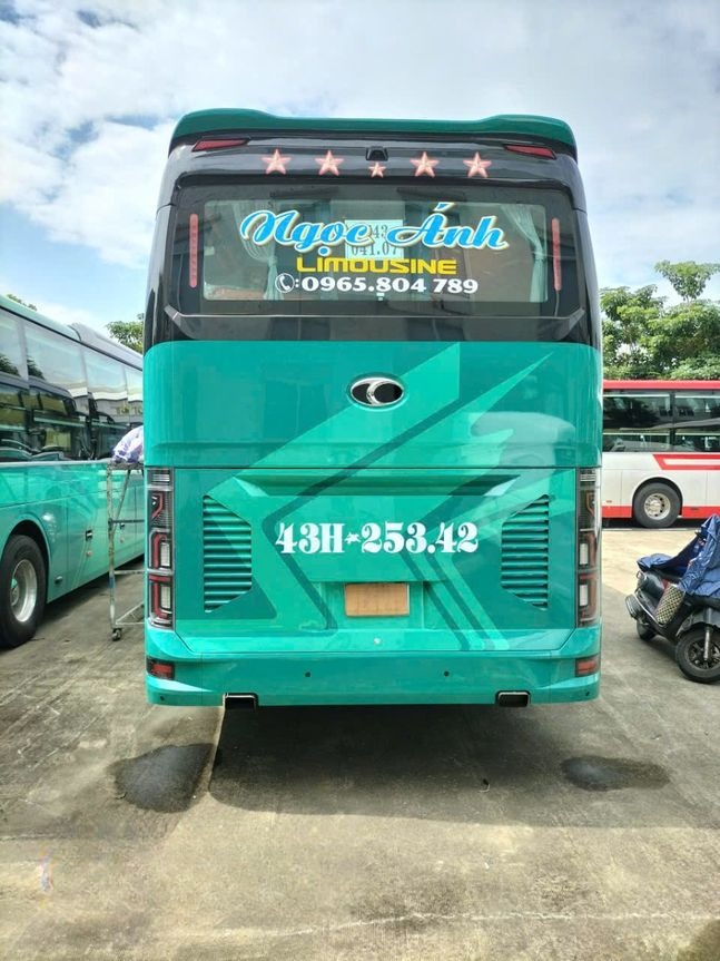 Xe Ngọc Ánh (Thái Nguyên) Mặt sau xe Limousine 24 phòng