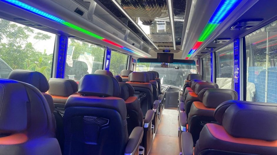Xe Minh Châu Limousine Tiện ích Limousine 18 chỗ