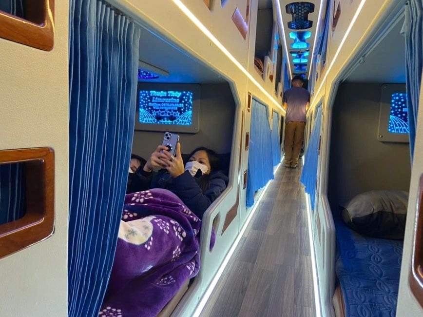 Xe Lovabus Nội thất Limousine giường nằm 20 chỗ